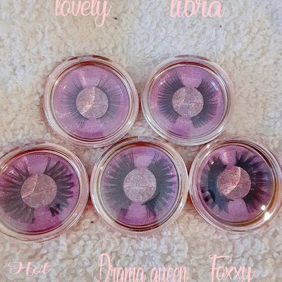 Eyelashes - Picture 2 of 2